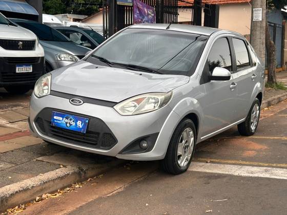 FORD FIESTA 1.6 ROCAM SEDAN 8V FLEX 4P MANUAL FORD FIESTA 1.6 ROCAM SEDAN 8V FLEX 4P MANUAL
